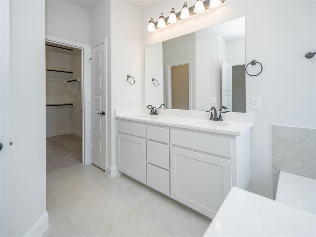 1112 Archives Avenue Property Photo 24