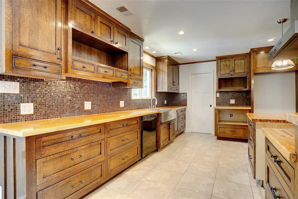 8900 Random Road Property Photo 5