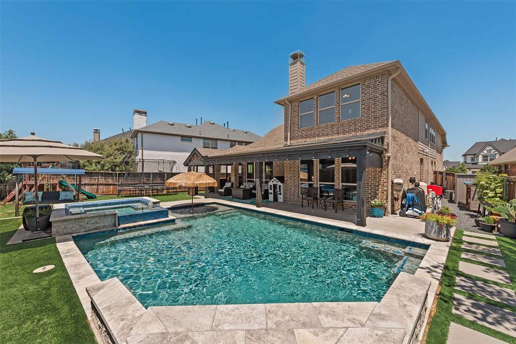 1504 Grove Drive Property Photo 1