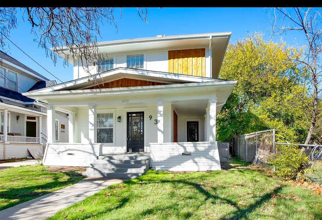 935 W Houston Street Property Photo 1