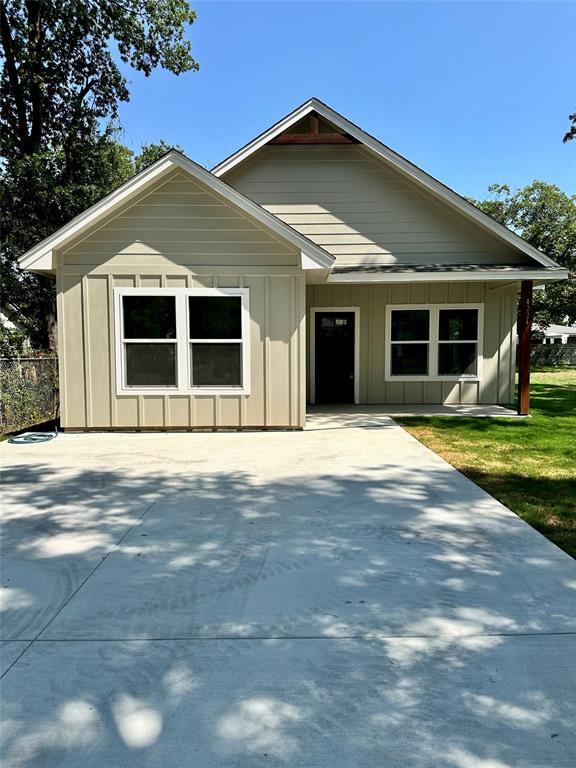 4224 Watt Avenue Property Photo 1
