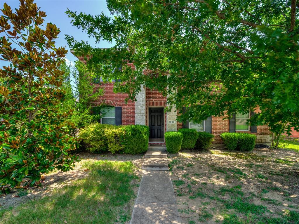 1906 Drake Street Property Photo 1