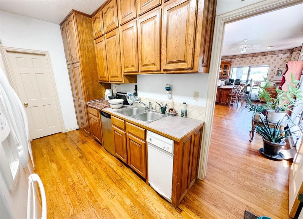 13610 Highway 183 Property Photo 12