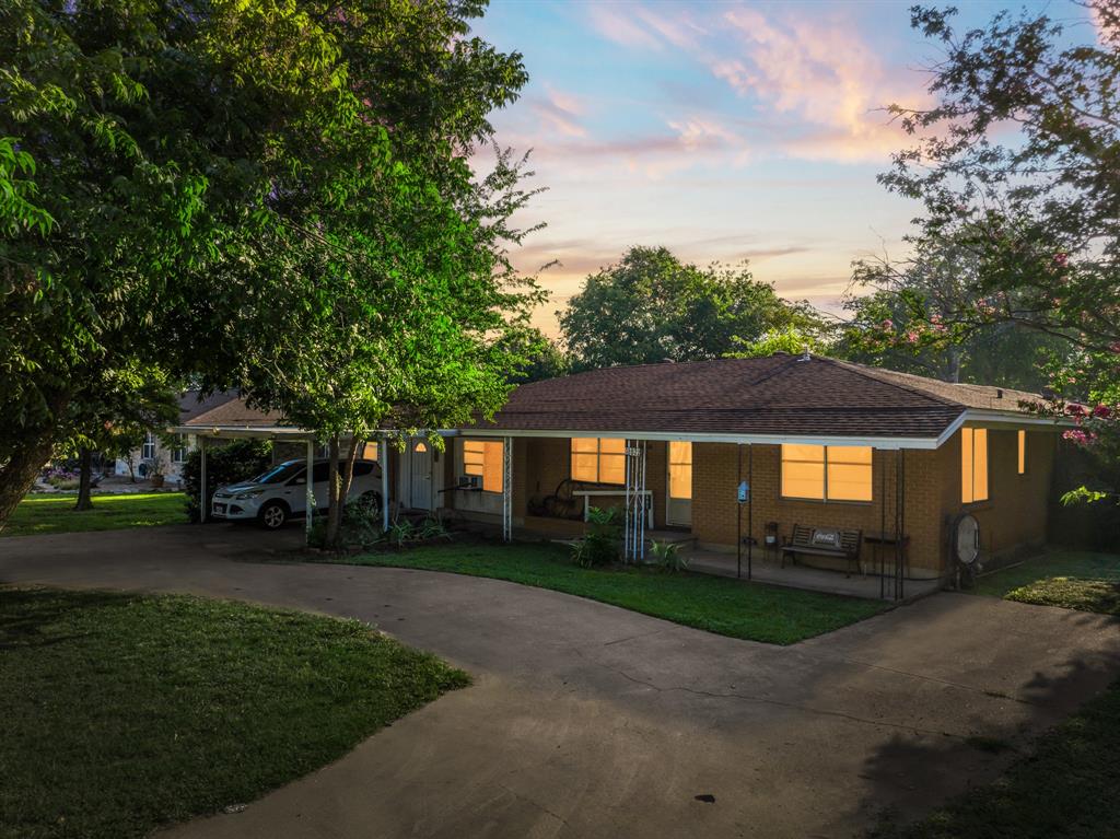 802 N Brazos Street Property Photo 1