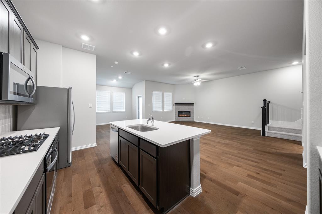 3021 Burwick Lane Property Photo 6