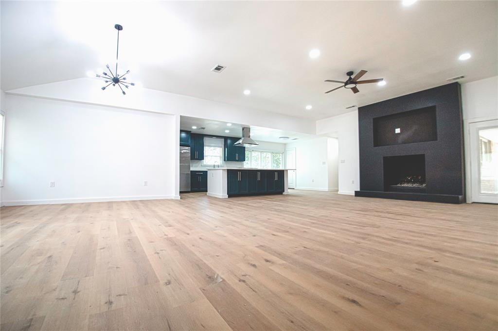2030 Essex Avenue Property Photo 1