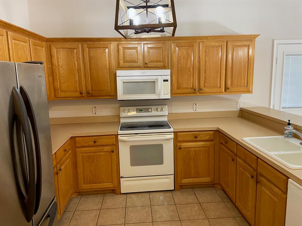 27101 Meadowmore Court Property Photo 8
