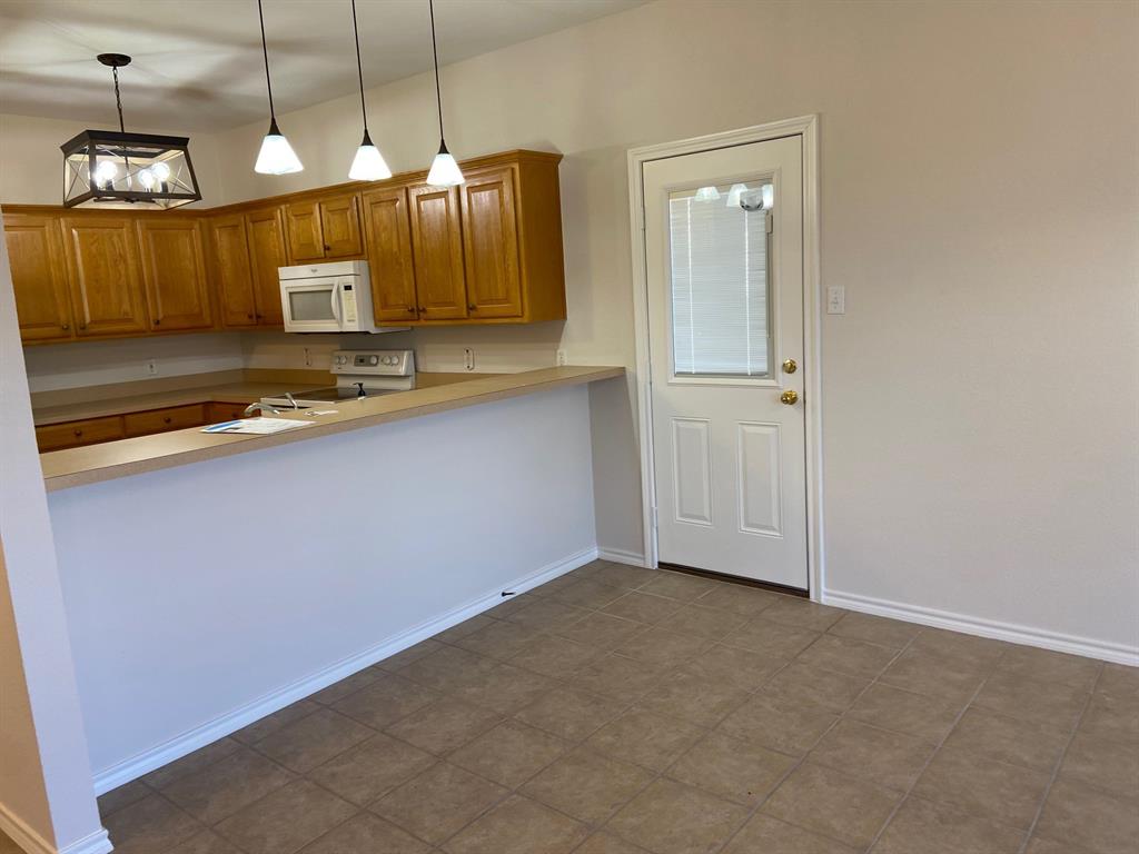 27101 Meadowmore Court Property Photo 10