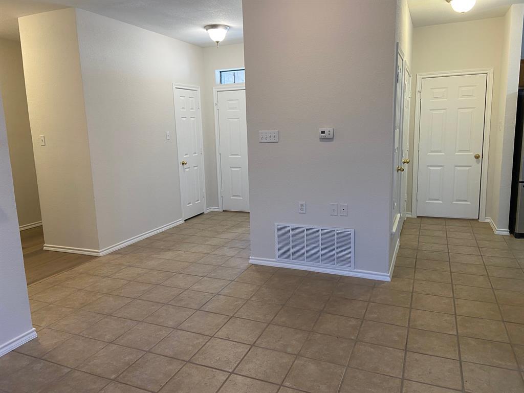 27101 Meadowmore Court Property Photo 11