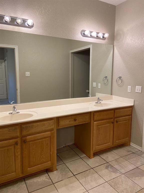 27101 Meadowmore Court Property Photo 16