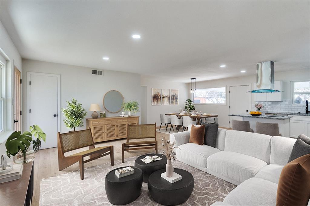 1817 N Place Property Photo 1