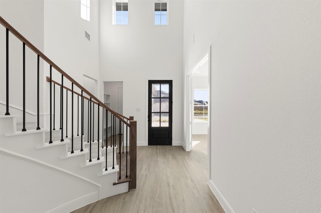 605 Bunchberry Street Property Photo 2