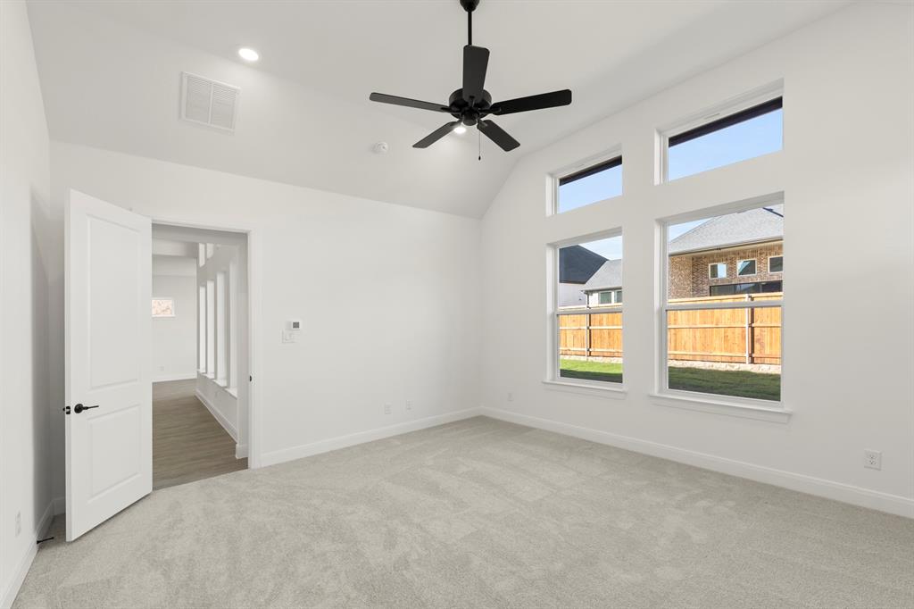 605 Bunchberry Street Property Photo 17