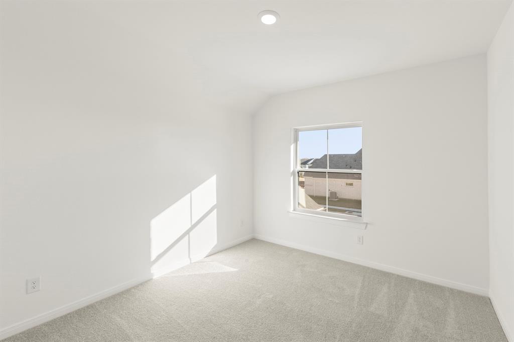 605 Bunchberry Street Property Photo 25