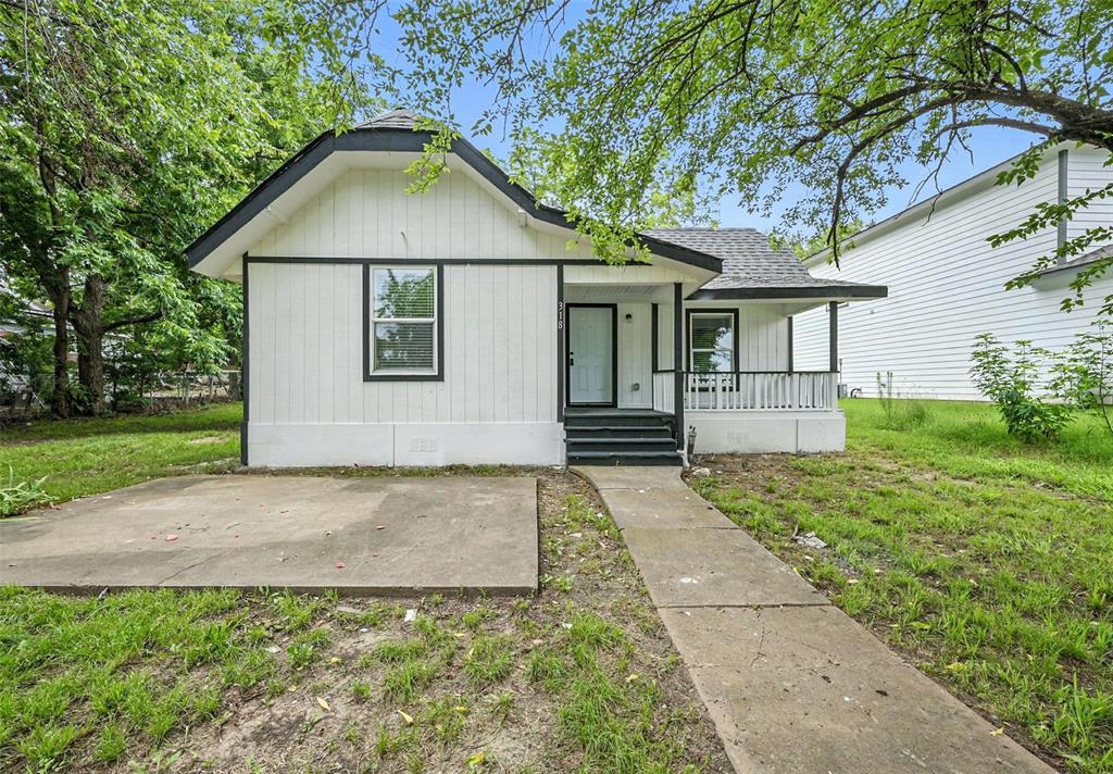 318 E Shepherd Property Photo 1