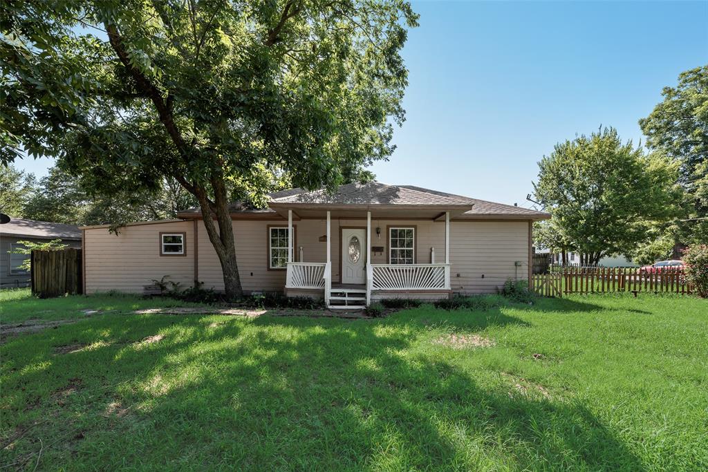301 W Austin Avenue Property Photo 1