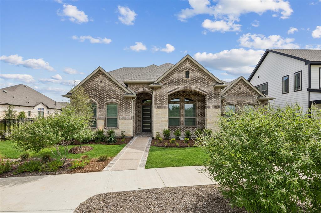 1017 Daisy Way Property Photo 1