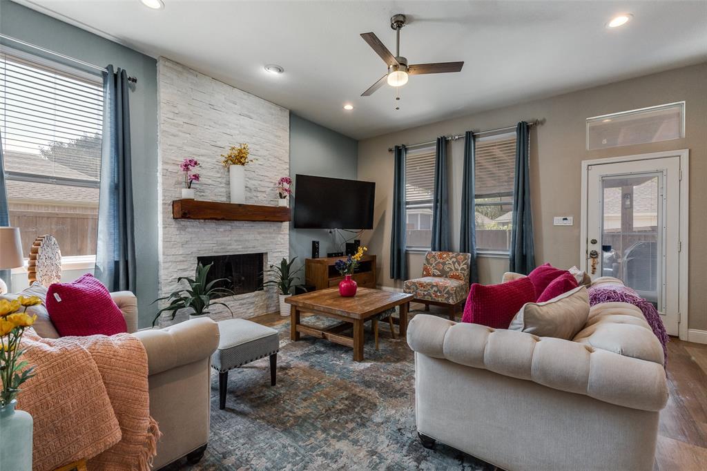 1712 Bur Oak Drive