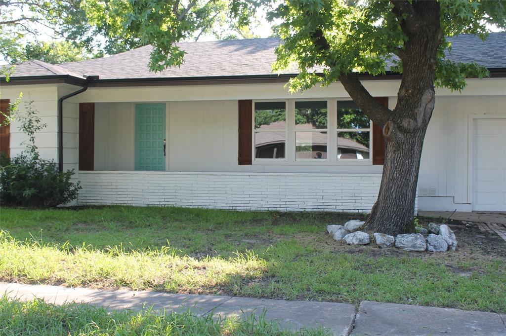1014 S Lake Property Photo 1
