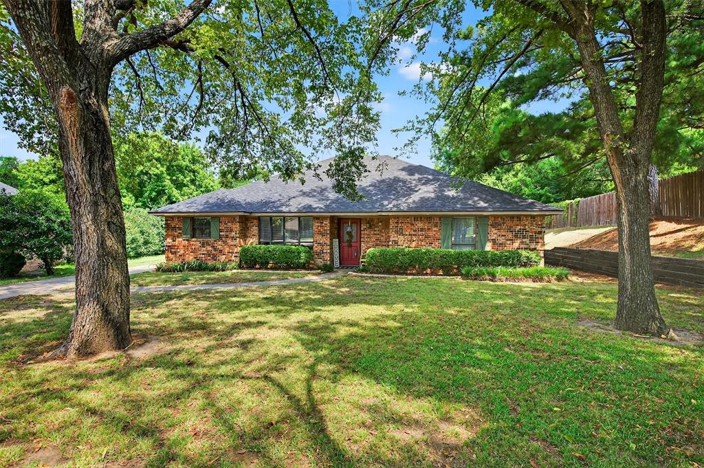 1109 W Belden Street Property Photo 1