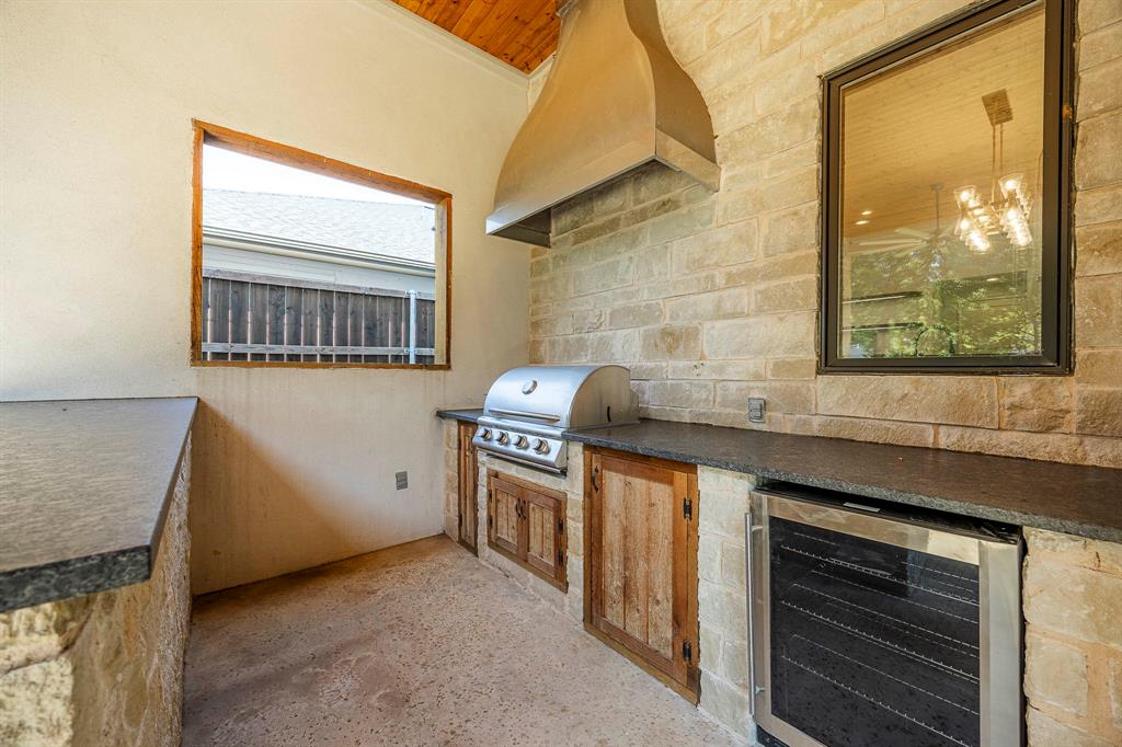 2081 Holt Way Property Photo 13