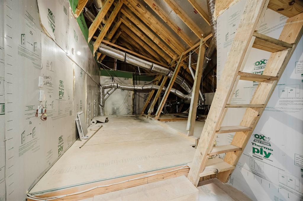 2081 Holt Way Property Photo 32
