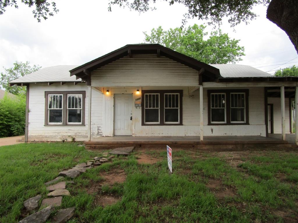 1300 Bell Street Property Photo 1