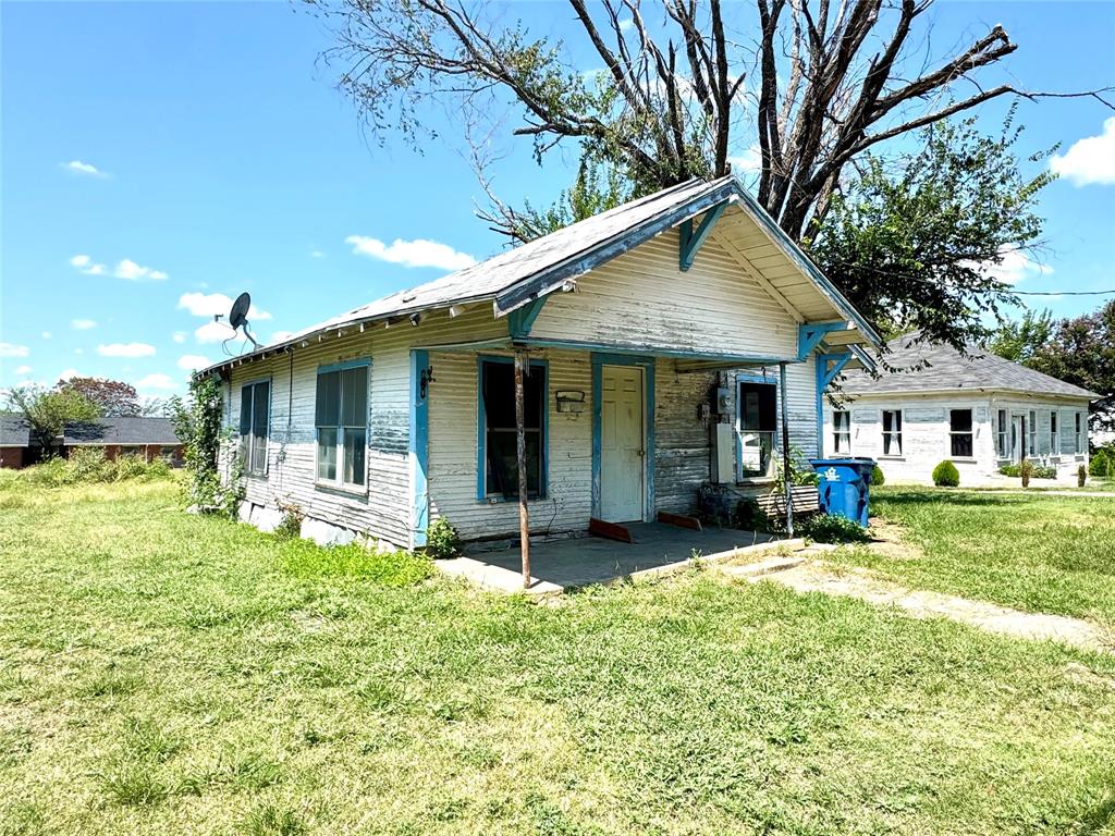 404 S College Street Property Photo 1