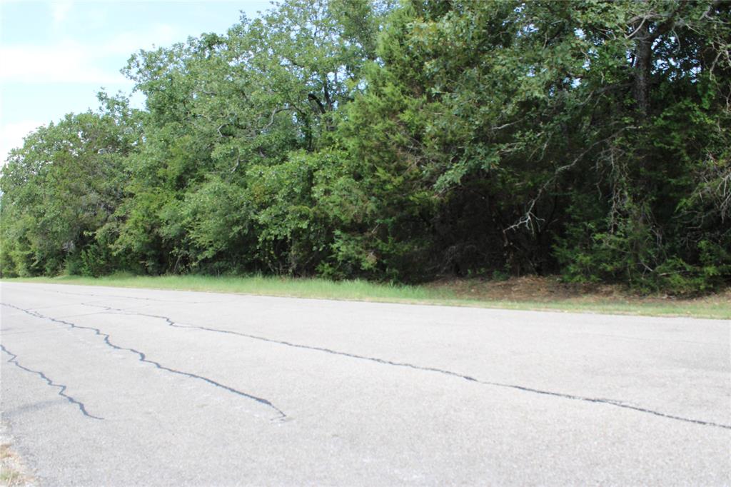 24042 Stonewood Drive Property Photo 5
