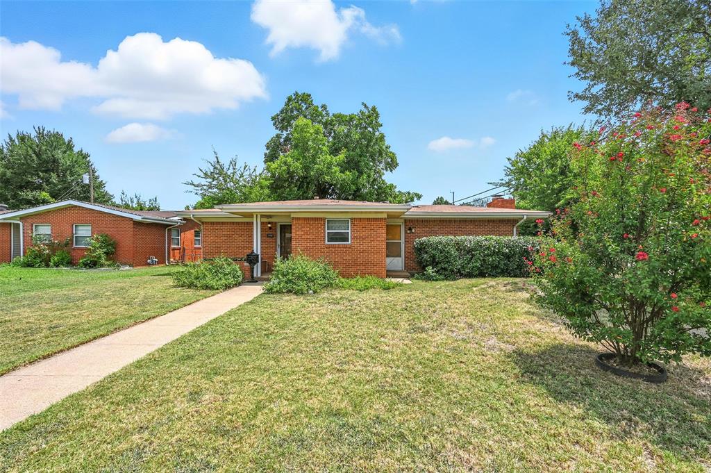 2450 Cambridge Drive Property Photo 1
