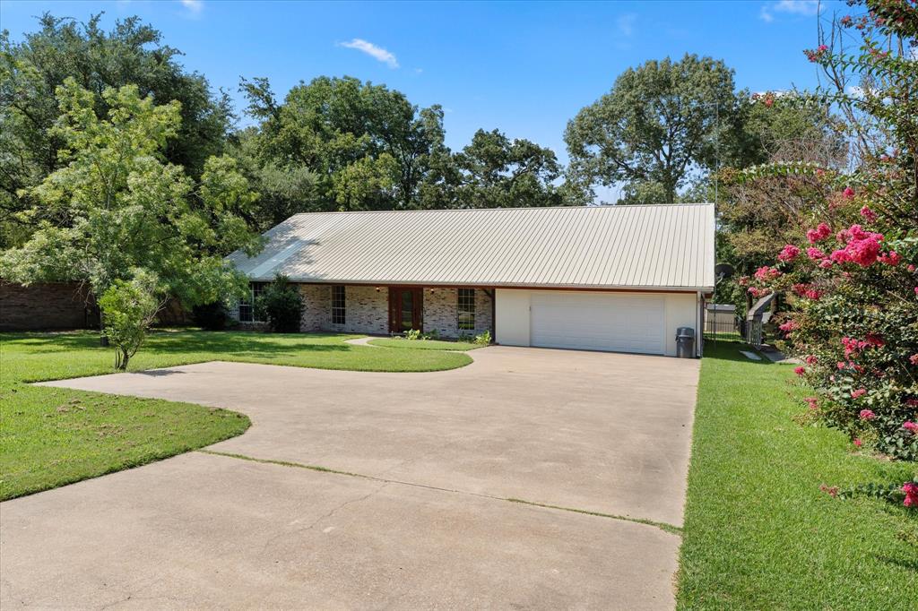 660 Private Road 5881 Property Photo 1