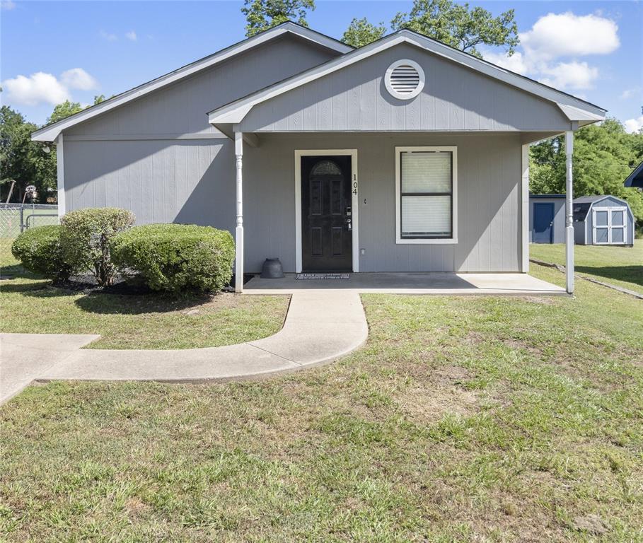104 E Cedar Street Property Photo 1