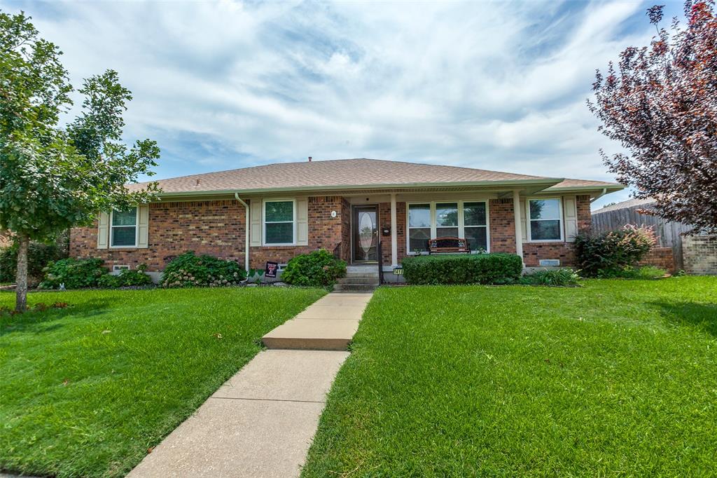 1418 Lexington Drive Property Photo 1