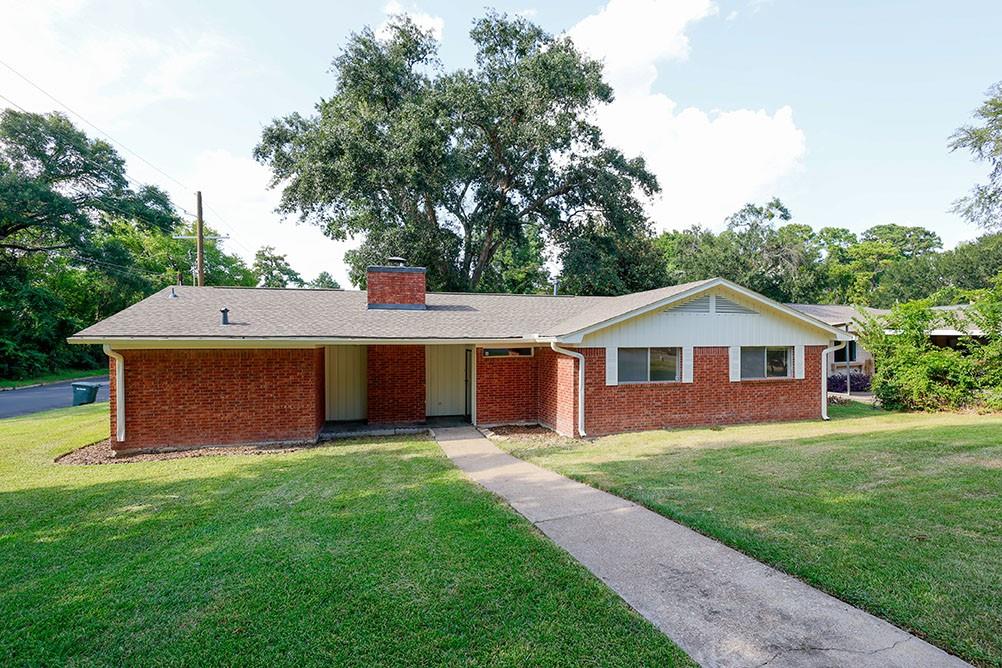 2714 Pine Shadows Drive