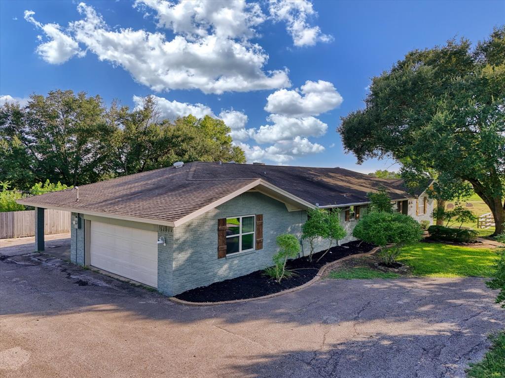 2275 W Moonlight Drive Property Photo 4