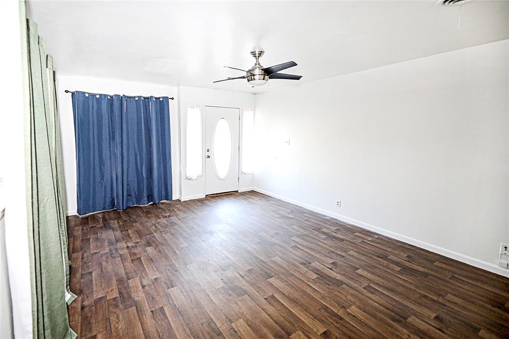 421 E Wilbarger Street Property Photo 8