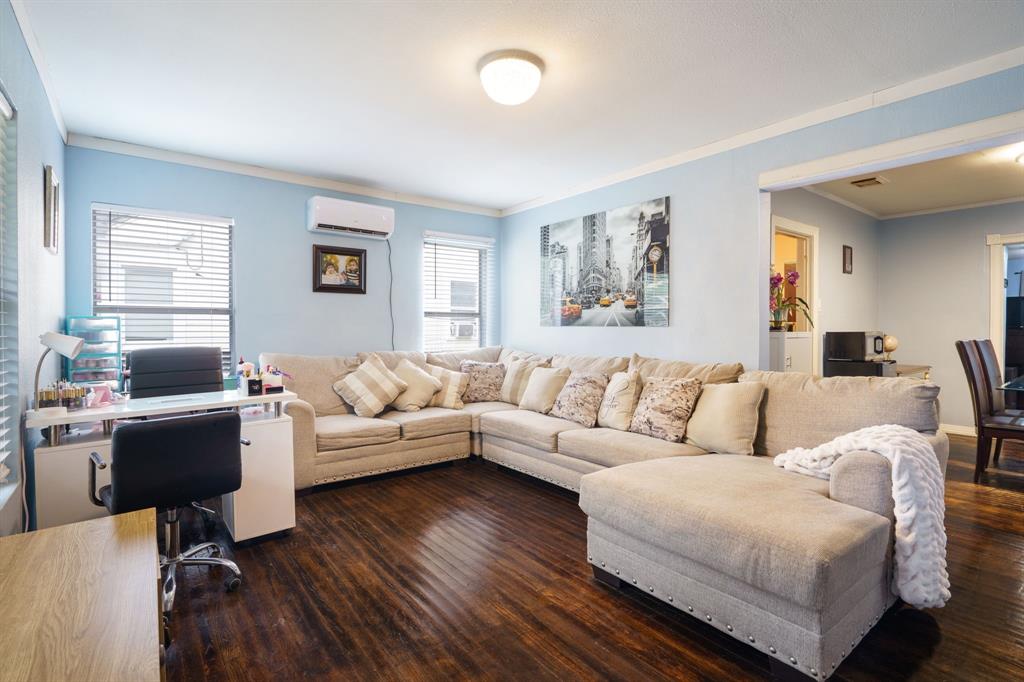 731 Dover Street Property Photo 1