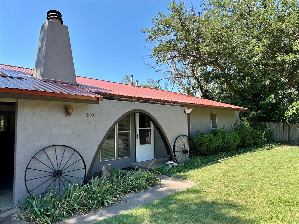 510 E Pecan Street Property Photo 1