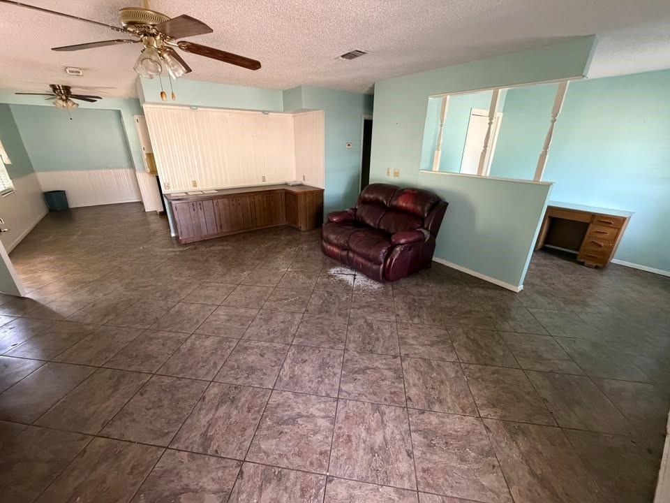 510 E Pecan Street Property Photo 2