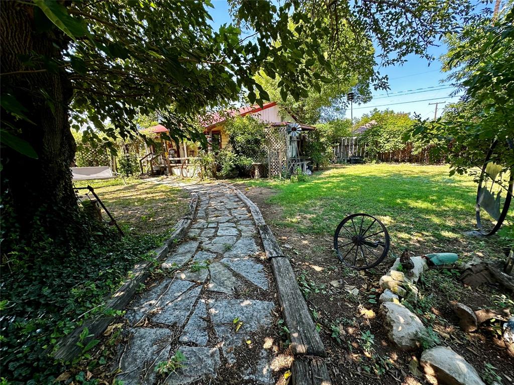 510 E Pecan Street Property Photo 14