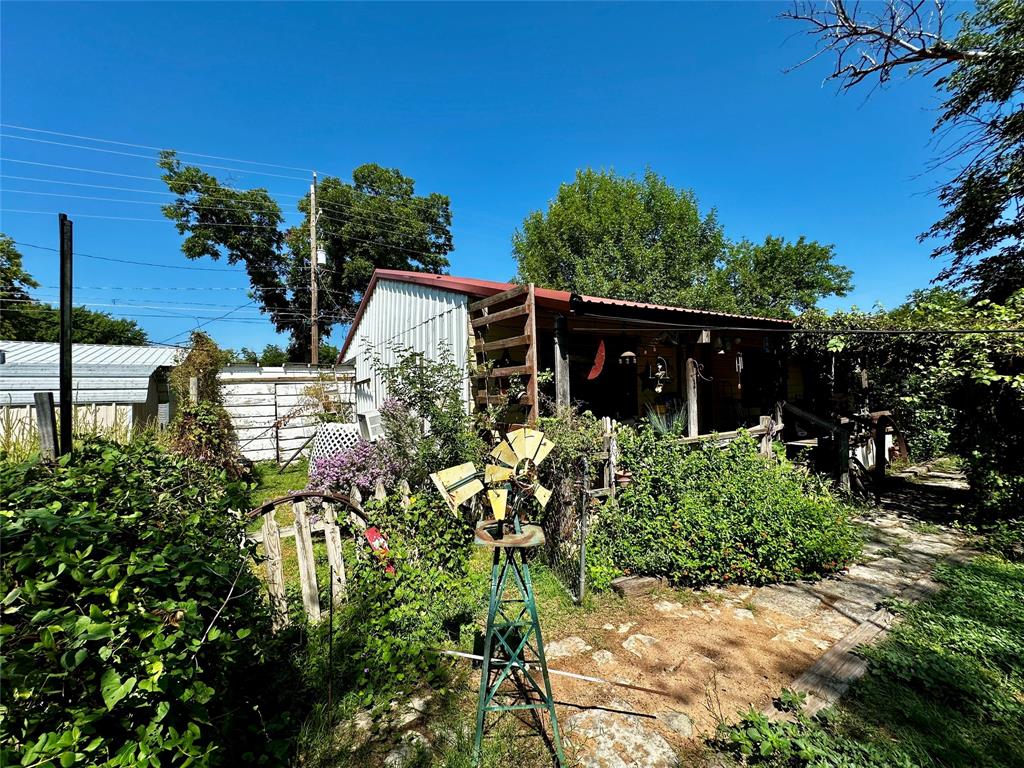 510 E Pecan Street Property Photo 16