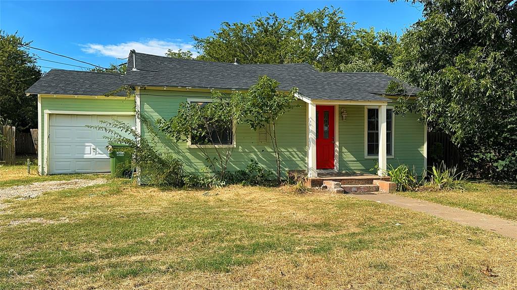 216 8th Street Property Photo 1
