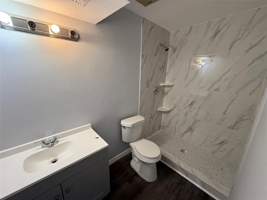 12482 Abrams Road 1427 Property Photo 6
