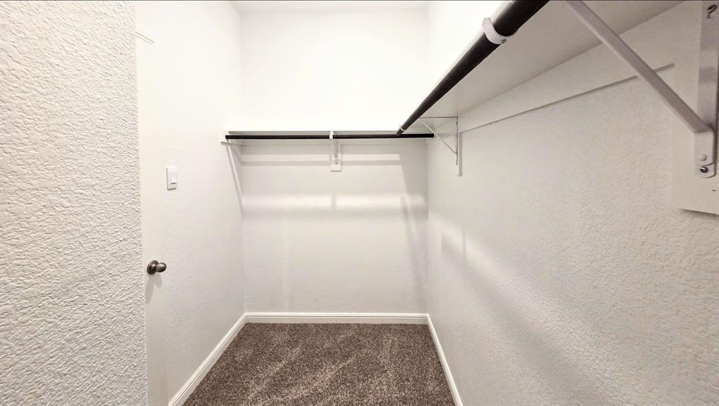 240 Kinley Street Property Photo 8