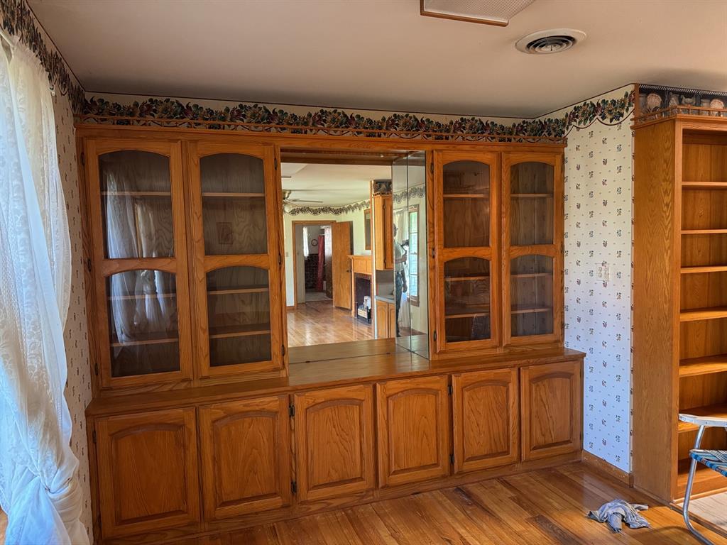 1012 W Custer Street Property Photo 7
