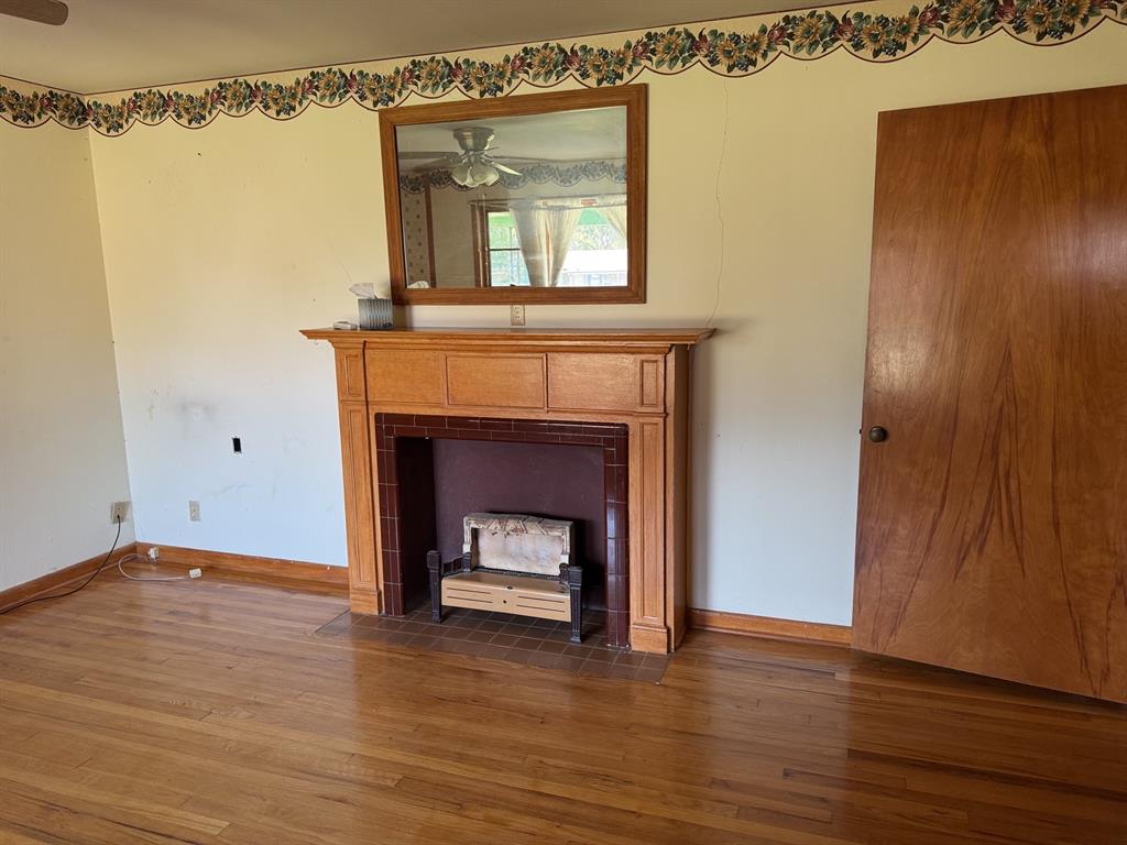 1012 W Custer Street Property Photo 8