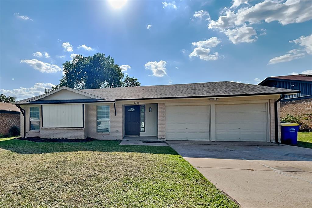 7609 Clover Lane Property Photo 1