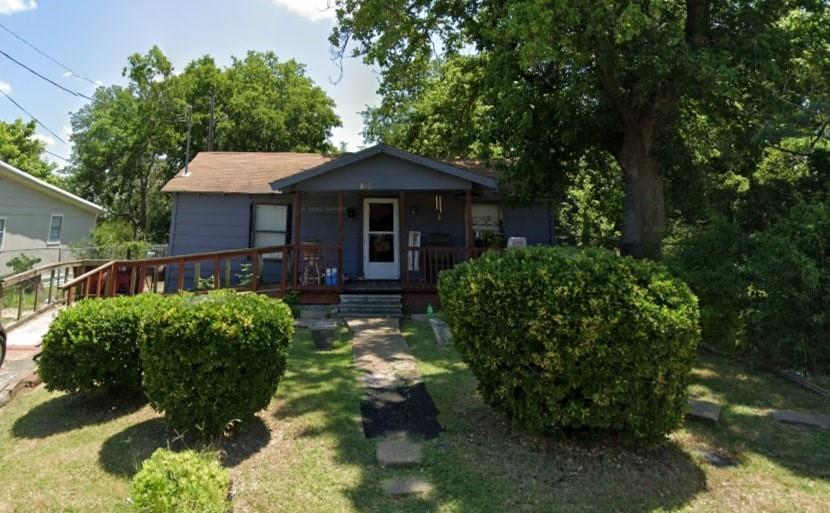 812 E 5th Street
