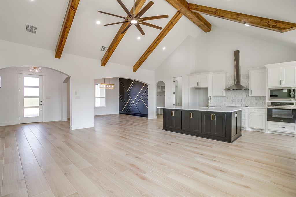 240 Latigo Way Property Photo 3