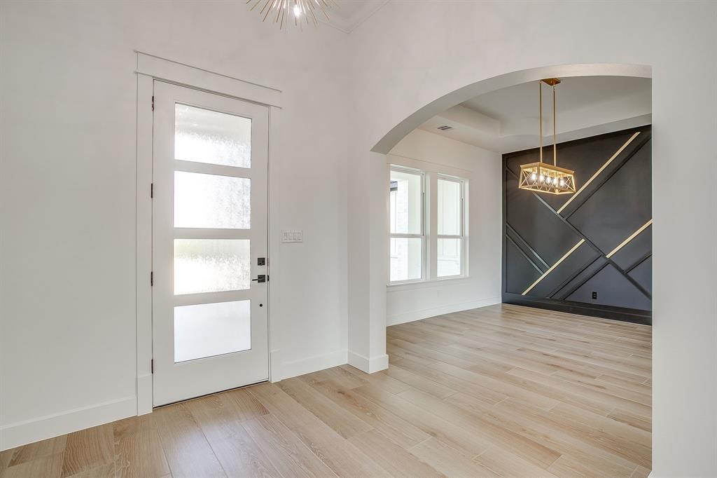 240 Latigo Way Property Photo 8